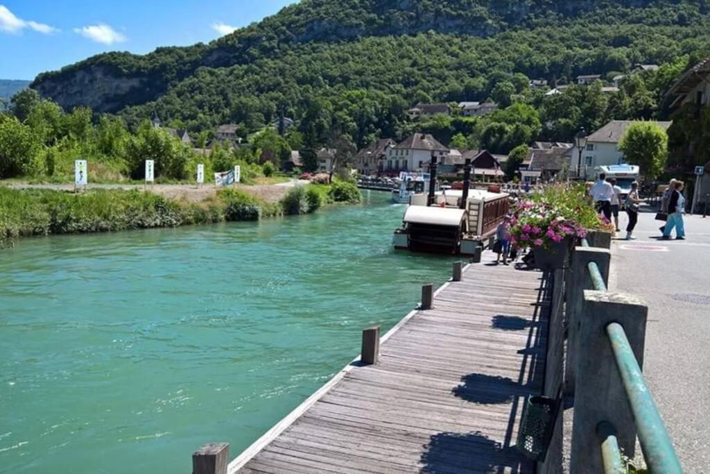 Le Portougais, Chalet A Chanaz, La Petite Venise Savoyarde Luaran gambar
